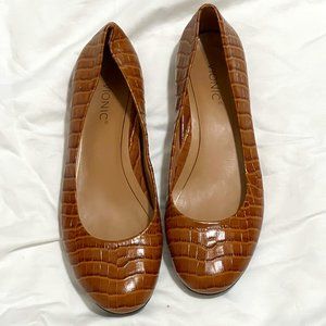 Vionic Brown Croc-Embossed Hannah Leather Ballet Flat Size 7